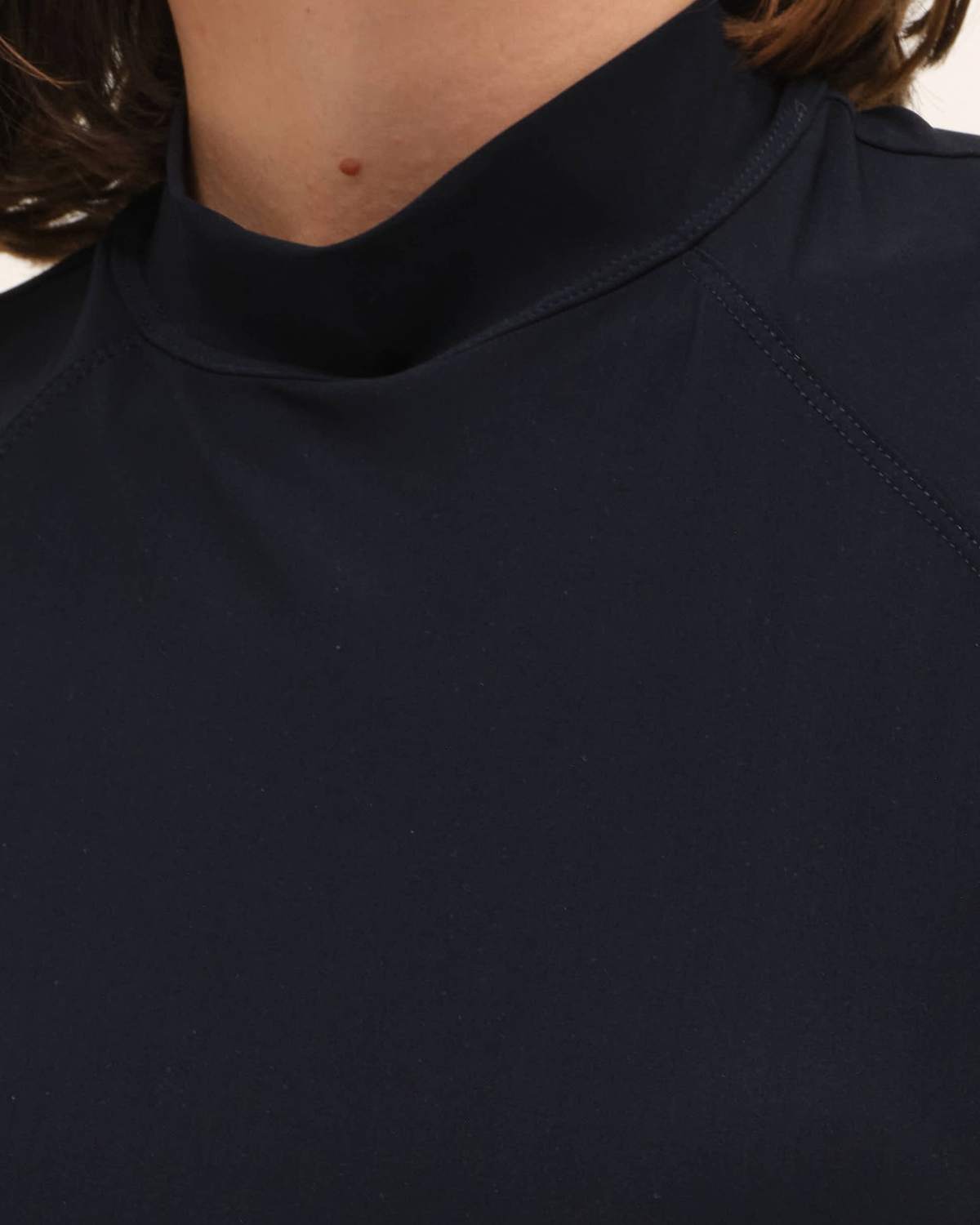 Sculpted neckline