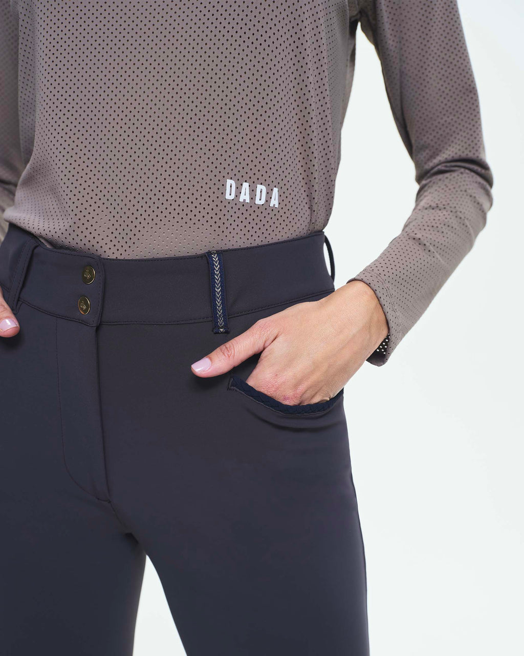 Jazz - Long-Sleeved Micro-Perforated Technical Riding T-Shirt in Iced Brown