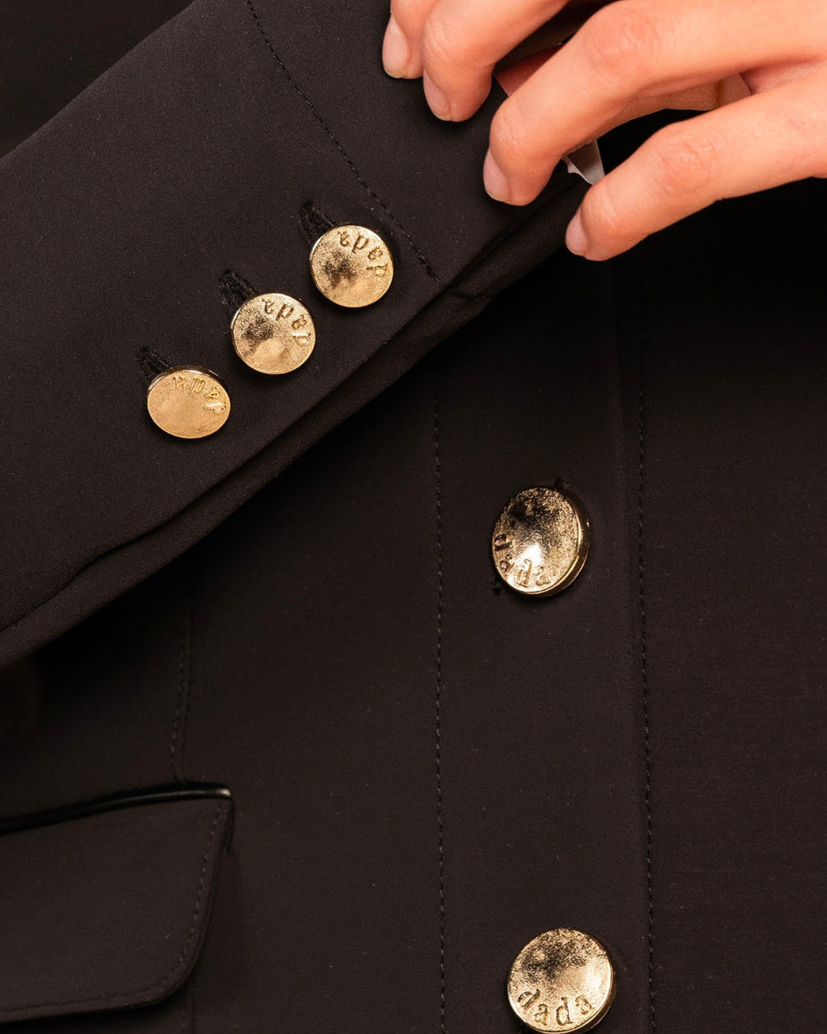 Boutons dorés