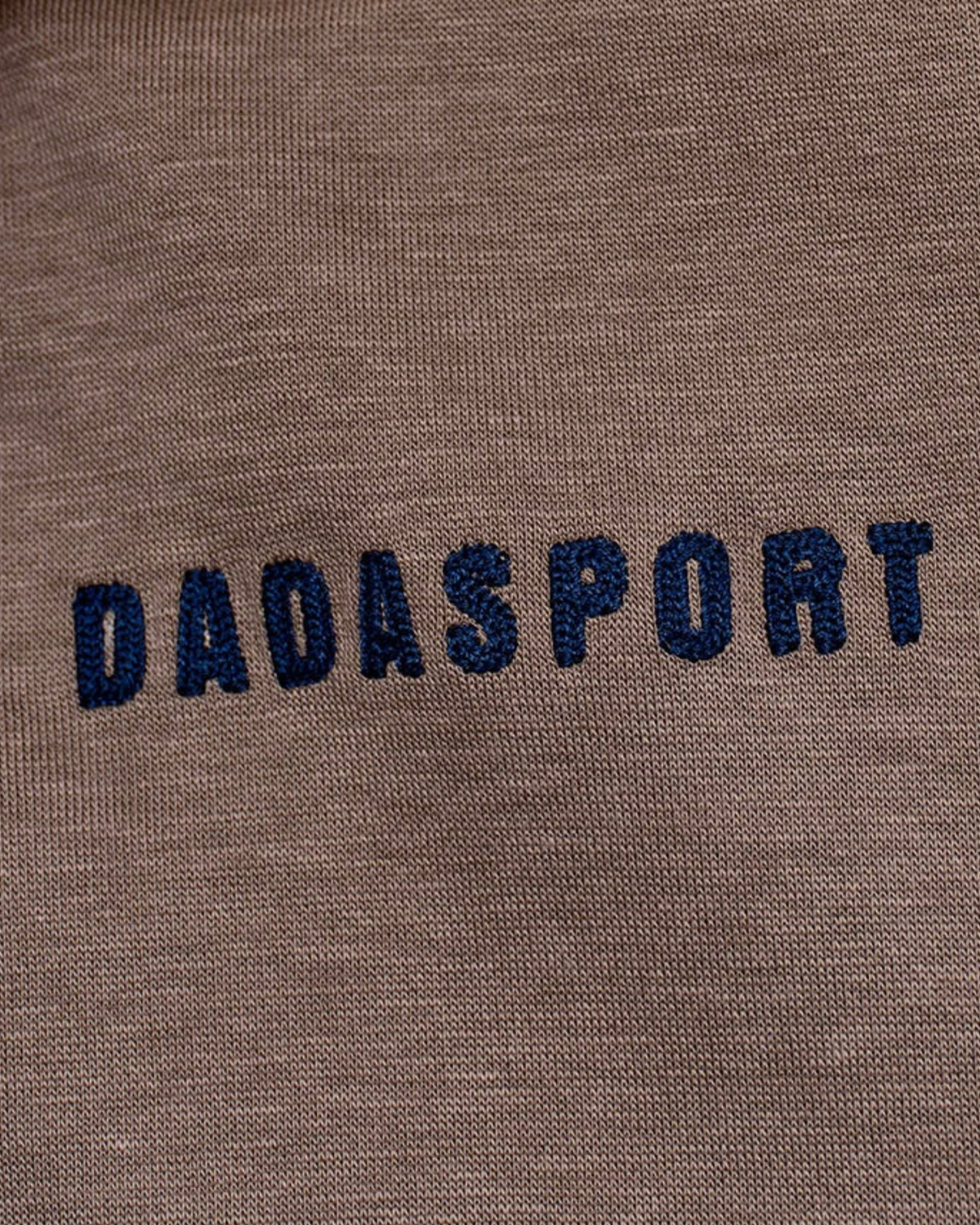 Broderie contrastée